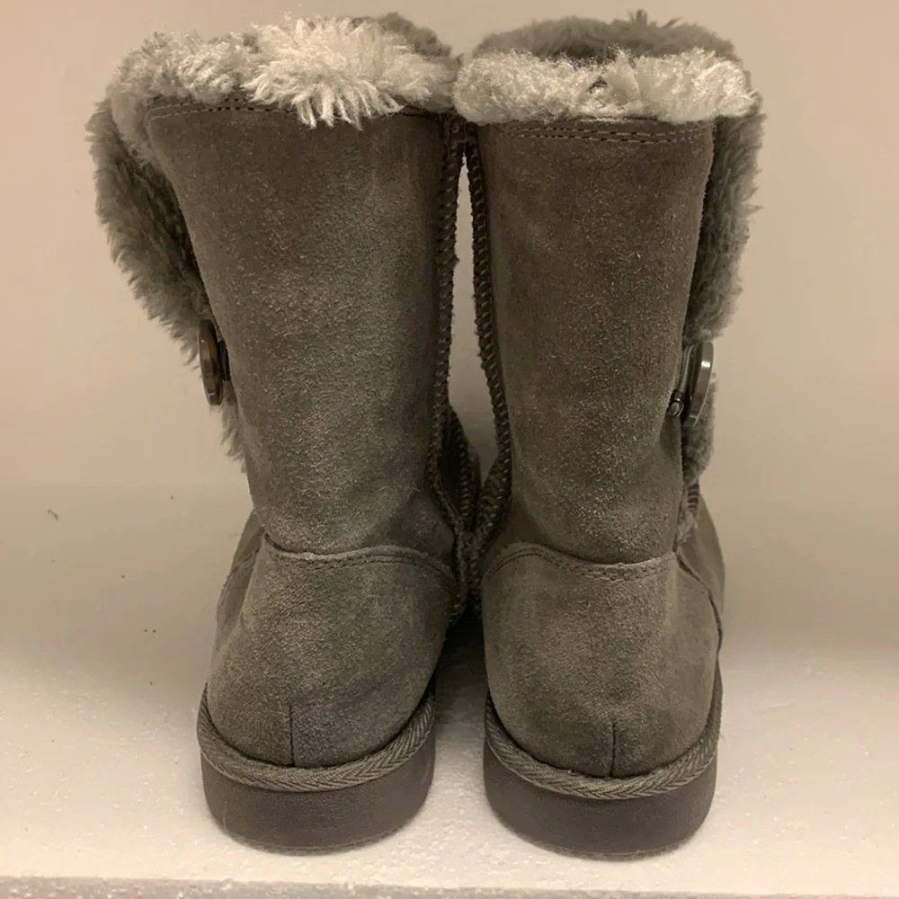 Suede boots